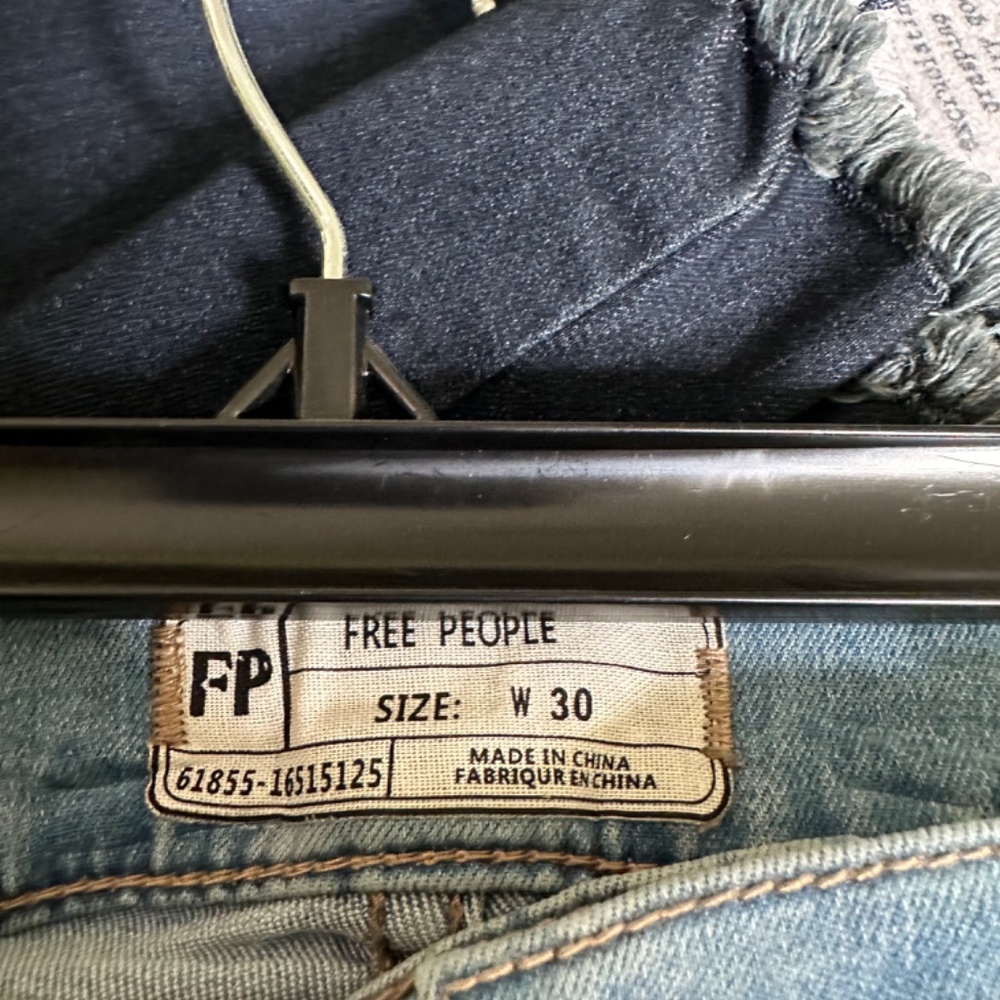 NEW Free People, Marlin Blue Stretch Mid Rise Vintage Flare Jeans 30R (run long) - Picture 3 of 4